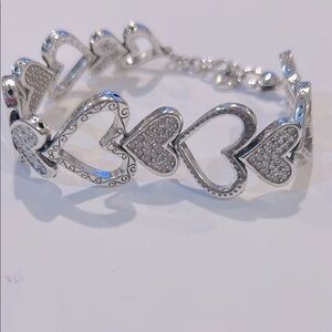 listing-status-banner